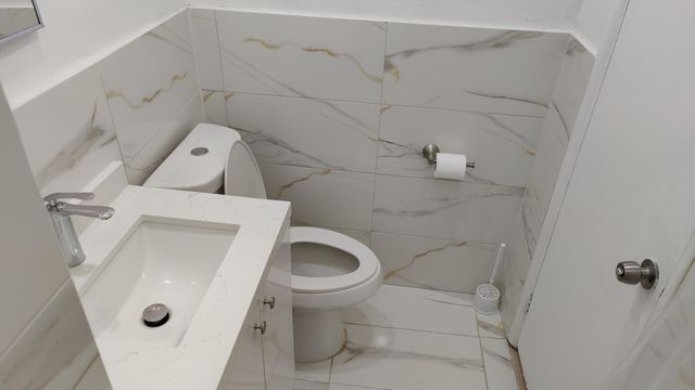 408 SW 24th Avenue, Fort Lauderdale, FL 33312