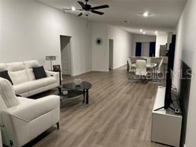 5761 HELMSMAN COURT, Tampa, FL 33619