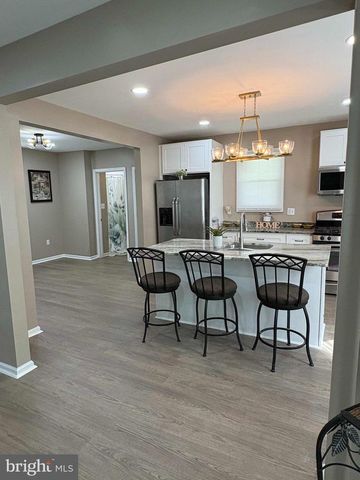 330 W PEACH ST, Vineland, NJ 08360