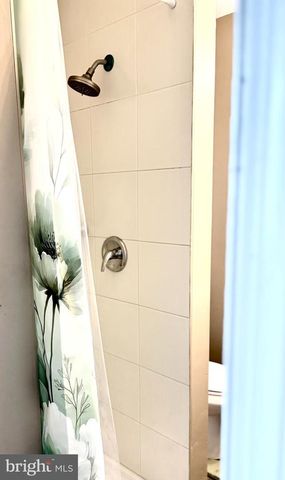 330 W PEACH ST, Vineland, NJ 08360