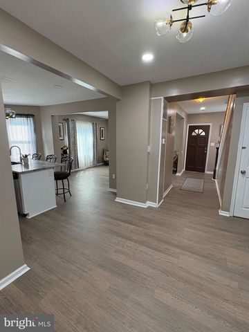 330 W PEACH ST, Vineland, NJ 08360