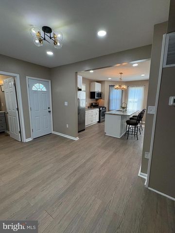 330 W PEACH ST, Vineland, NJ 08360