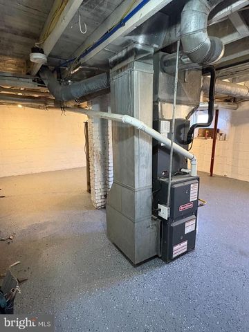 330 W PEACH ST, Vineland, NJ 08360