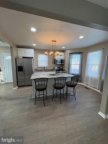 330 W PEACH ST, Vineland, NJ 08360