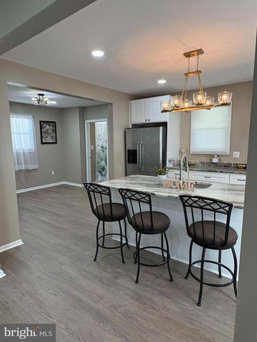330 W PEACH ST, Vineland, NJ 08360