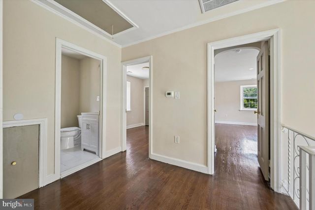 2404 GOLF RD, Philadelphia, PA 19131