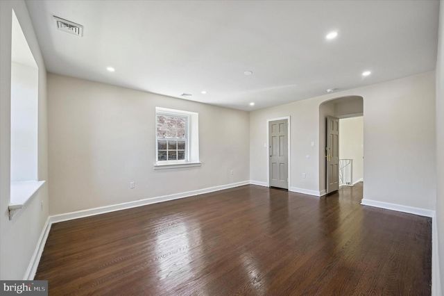 2404 GOLF RD, Philadelphia, PA 19131