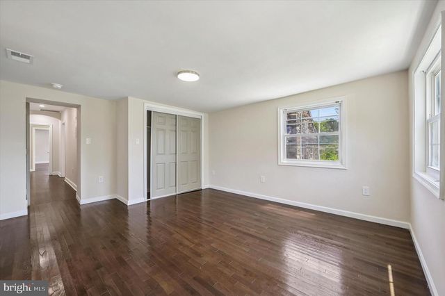 2404 GOLF RD, Philadelphia, PA 19131