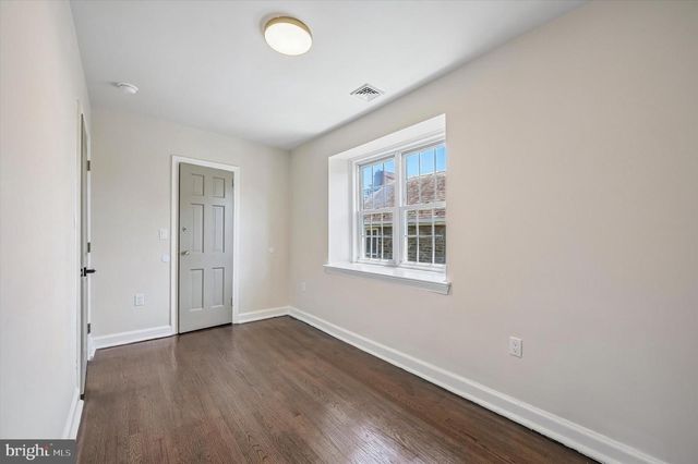 2404 GOLF RD, Philadelphia, PA 19131