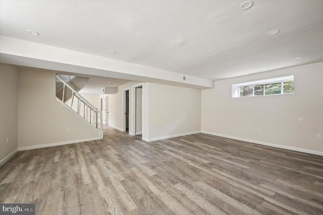2404 GOLF RD, Philadelphia, PA 19131