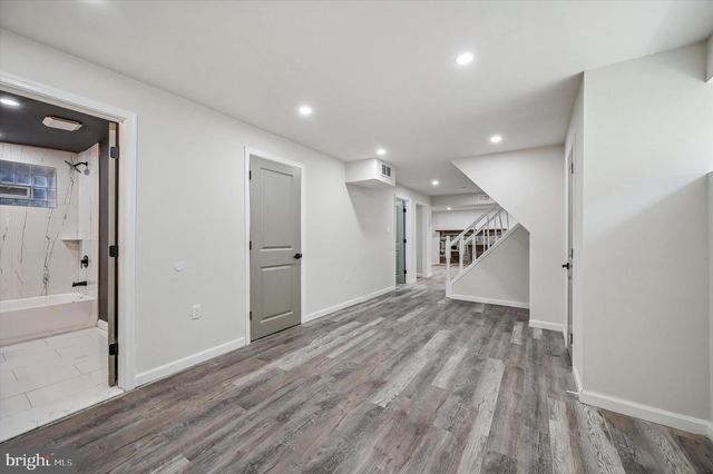 2404 GOLF RD, Philadelphia, PA 19131