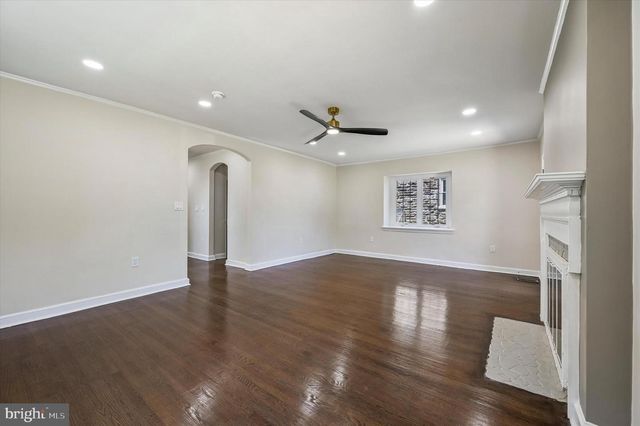 2404 GOLF RD, Philadelphia, PA 19131
