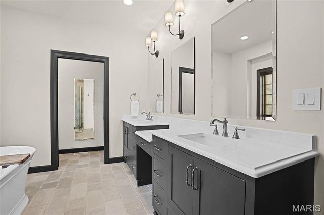 2066 Spring Valley Drive, Washington, MO 63090