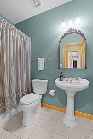 2066 Spring Valley Drive, Washington, MO 63090