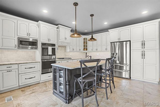 2066 Spring Valley Drive, Washington, MO 63090