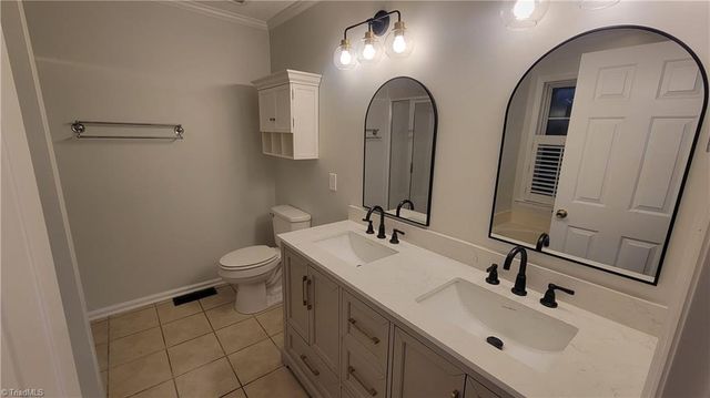 3704 Signet Drive, Winston-salem, NC 27101
