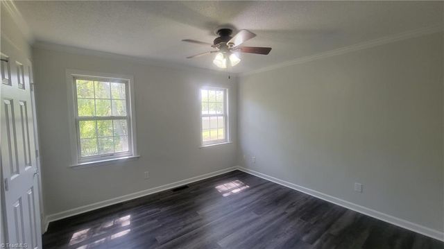 3704 Signet Drive, Winston-salem, NC 27101
