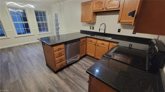 3704 Signet Drive, Winston-salem, NC 27101