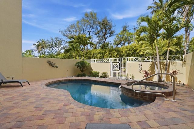 702 GRANADA AVENUE 7, Venice, FL 34285