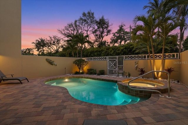 702 GRANADA AVENUE 7, Venice, FL 34285