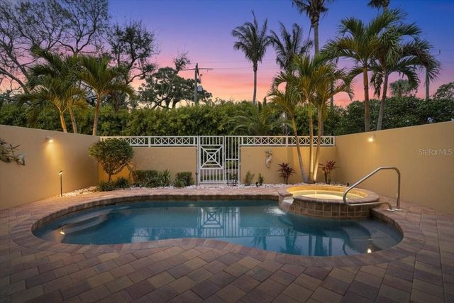 702 GRANADA AVENUE 7, Venice, FL 34285