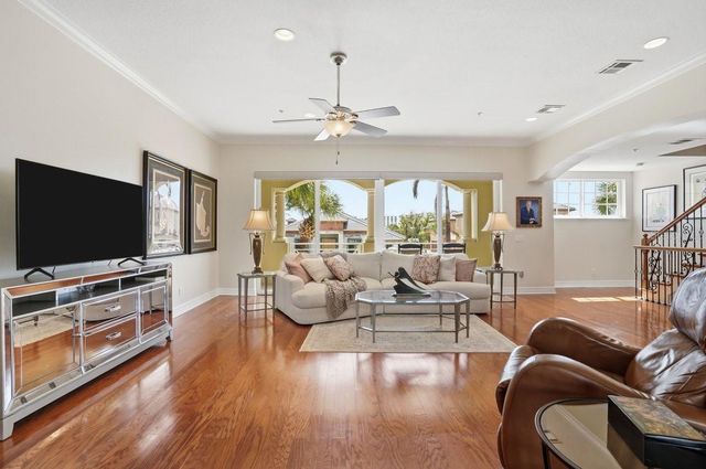 702 GRANADA AVENUE 7, Venice, FL 34285