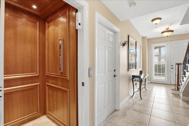 702 GRANADA AVENUE 7, Venice, FL 34285