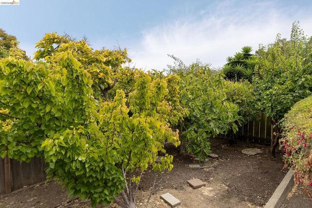 1620 Mendocino St, Richmond, CA 94804