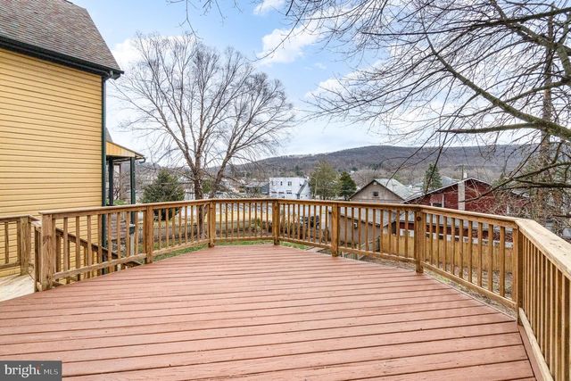 1365 FRIEDENSBURG RD, Reading, PA 19606