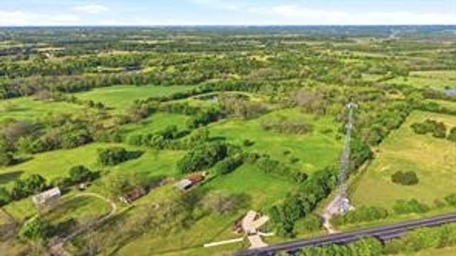 9015 US Highway 69, Bells, TX 75414