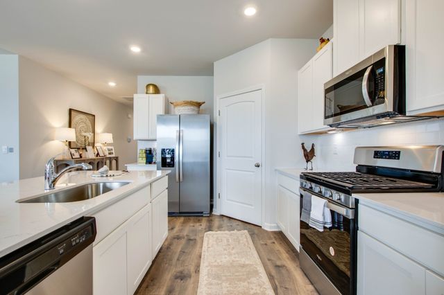 1053 Camelia Drive, White House, TN 37188