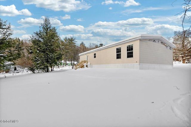 51 W Mountain Road, Corinth, NY 12822