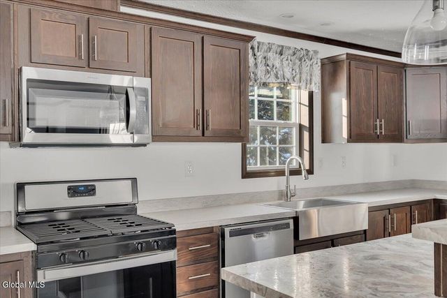 51 W Mountain Road, Corinth, NY 12822