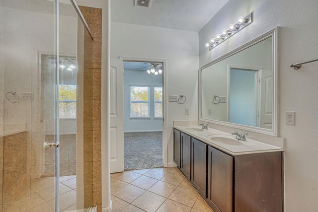 318 Apache Field Lane, La Marque, TX 77568