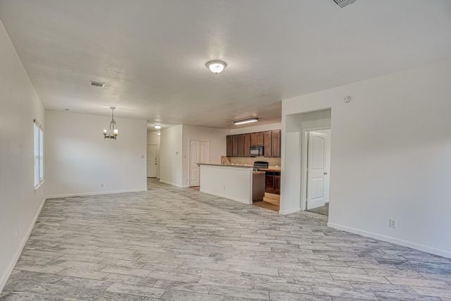 318 Apache Field Lane, La Marque, TX 77568