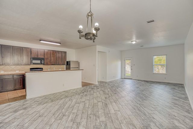 318 Apache Field Lane, La Marque, TX 77568