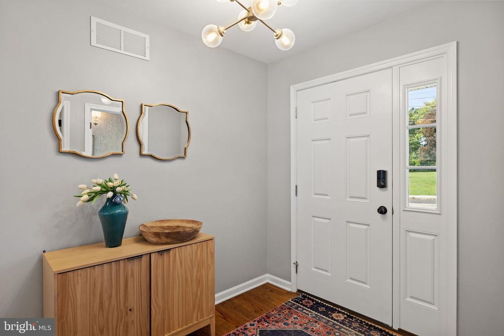 887 PENN ST, BRYN MAWR, PA 19010 — photo 4