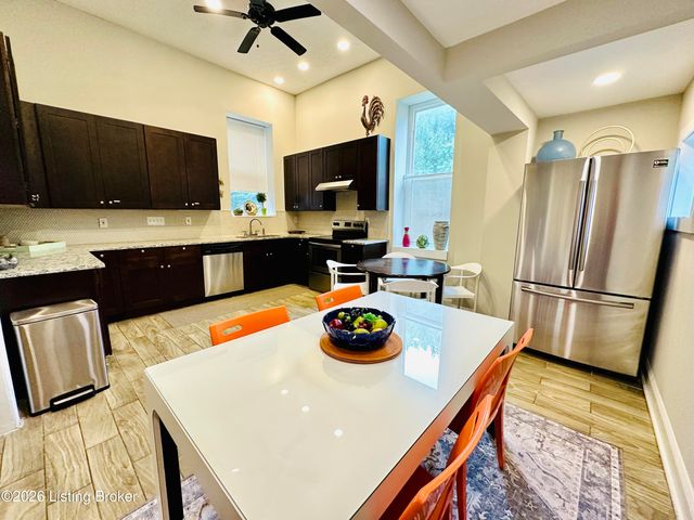 227 E Oak St, Louisville, KY 40203