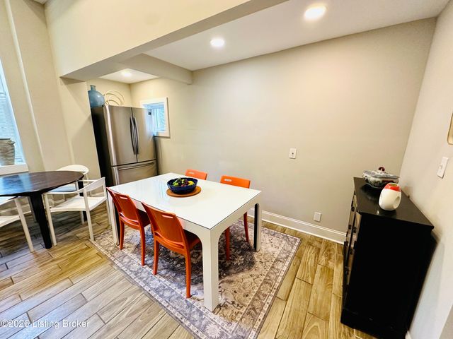227 E Oak St, Louisville, KY 40203