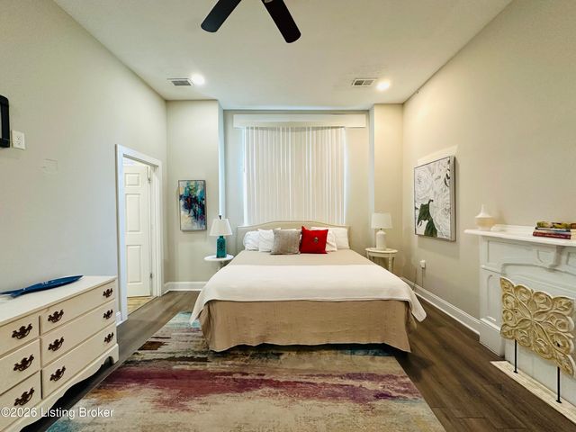 227 E Oak St, Louisville, KY 40203