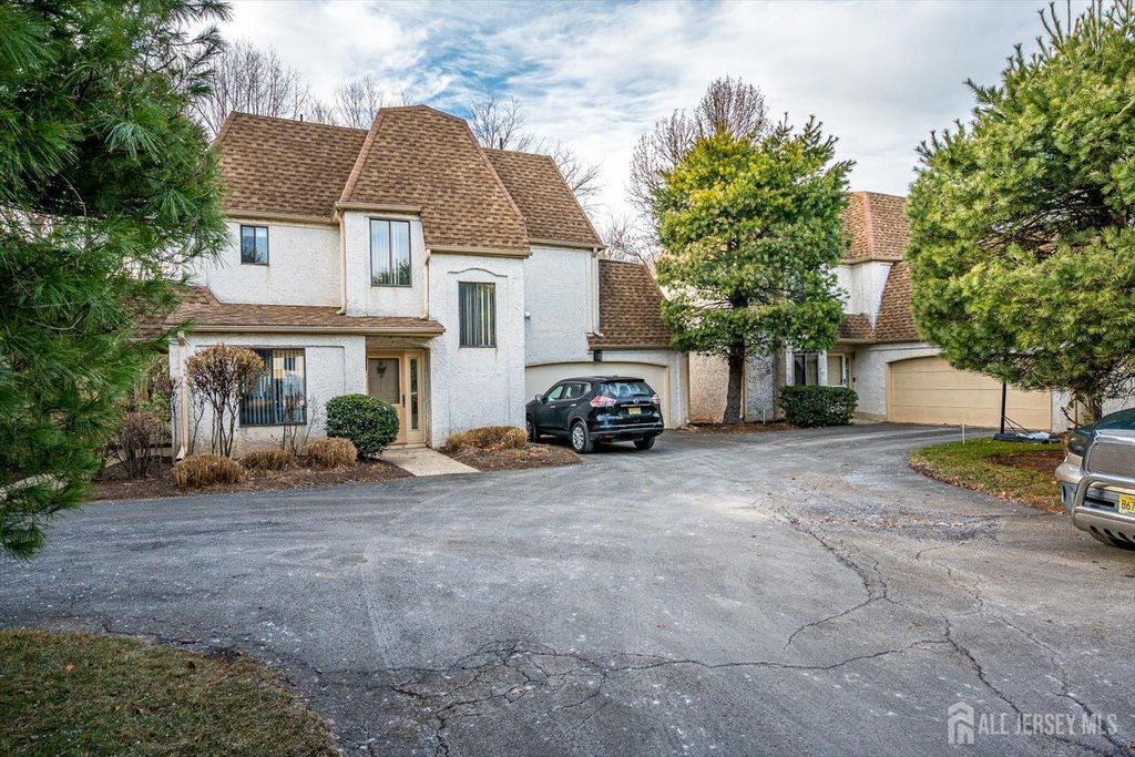 28 Nicole Terrace, Edison, NJ 08820