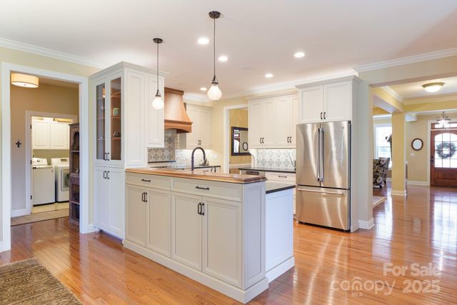 279 Fennel Dun Circle, Biltmore Lake, NC 28715