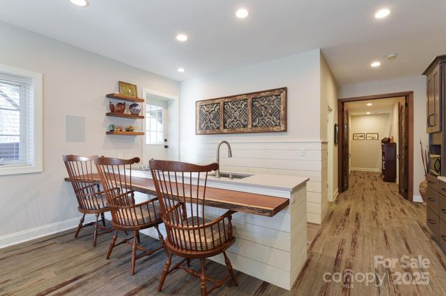 279 Fennel Dun Circle, Biltmore Lake, NC 28715