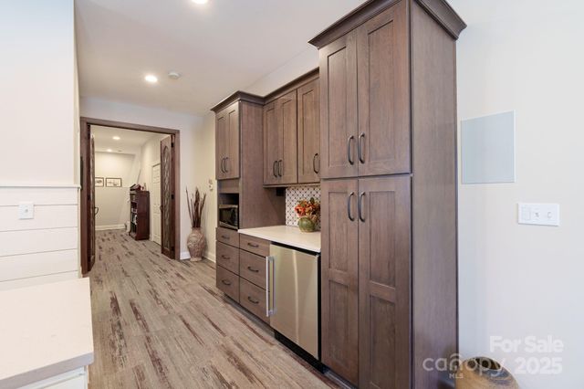 279 Fennel Dun Circle, Biltmore Lake, NC 28715