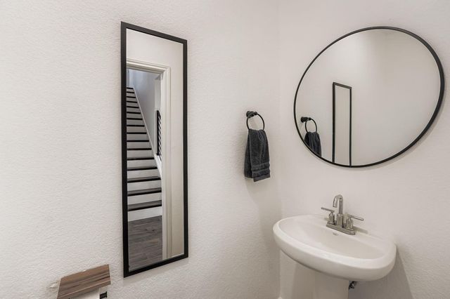 120 Mariners Landing, Bastrop, TX 78602