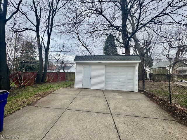 3207 W 121st Street, Cleveland, OH 44111