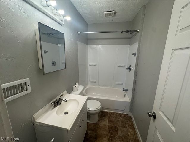 3207 W 121st Street, Cleveland, OH 44111