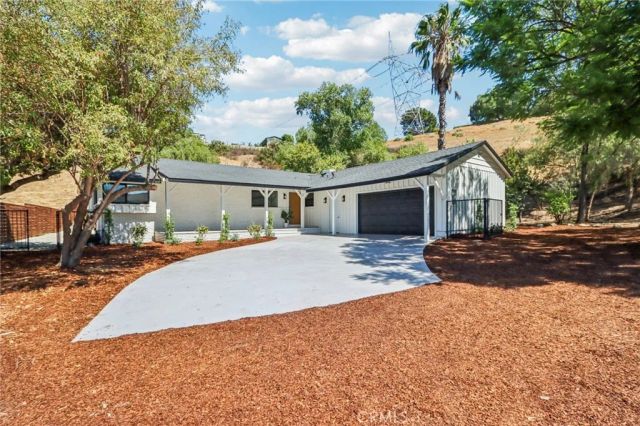 11060 Vanda Way, Shadow Hills, CA 91352