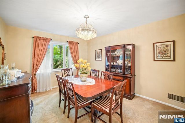 29 Gabriel Way, Twp Of Washington, NJ 07676