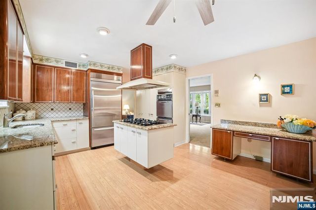 29 Gabriel Way, Twp Of Washington, NJ 07676